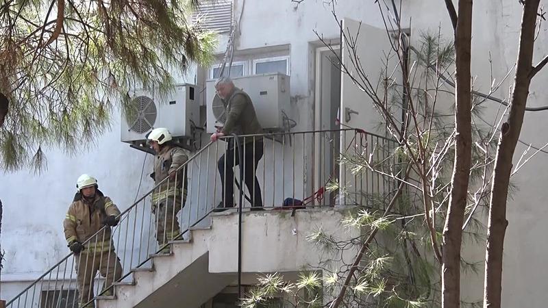 Üsküdar Devlet Hastanesi'nde yangın meydana geldi. (İHA)