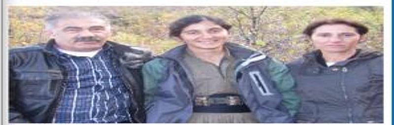 'Kent uzlaşısı' operasyonunda gözaltına alınan Elif Gül'ün PKK'ya katılan kızını dağda ziyaret ettiği ortaya çıktı. Fotoğraftaki: Ortaki Dilan Gül yanındaki Elif Gül (Takvim.com.tr Arşiv)