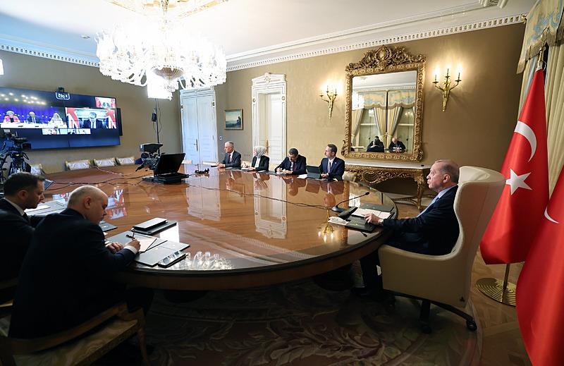 Başkan Recep Tayyip Erdoğan, Vahdettin Köşkü'nde Avrupa Birliği'nin (AB) Fikirdaş Ülkeler Liderler Çevrim İçi Toplantısı'na katıldı (Fotoğraf: AA)