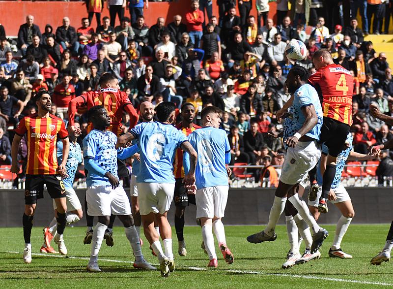 Kayseri rahat kazandı! Kayserispor - Başakşehir : 3-1 | MAÇ SONUCU-1