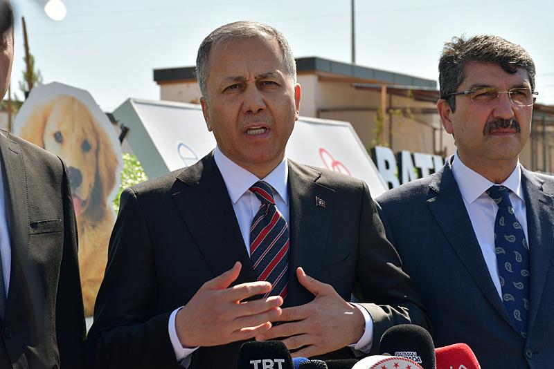 İçişleri Bakanı Yerlikaya, Batman Belediyesi Hayvan Bakım ve Rehabilitasyon Merkezinde konuştu (Fotoğraf: AA)