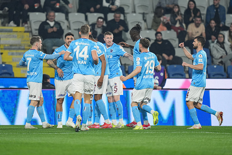 Trabzonspor'un gol sevinci (AA)