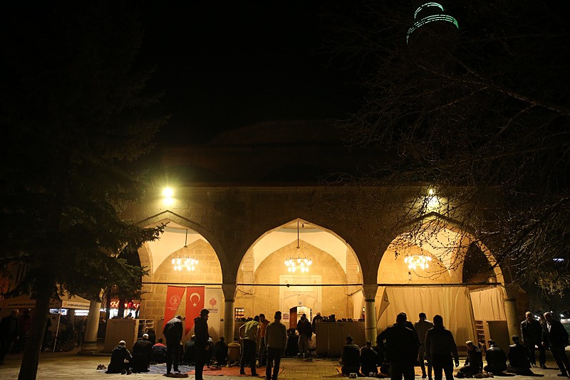 Prof. Dr. Nihat Hatipoğlu kaleme aldı: Haset insanı günaha iter. (AA)