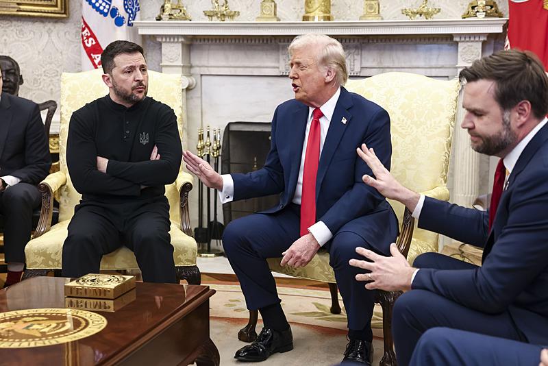 Ukrayna Devlet Başkanı Volodimir Zelenskiy ve ABD Başkanı Donald Trump, EPA