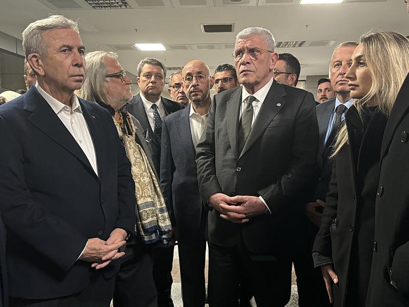 chpnin-adaylik-yarisinda-yeni-perde-ekrem-imamoglu-sonrasi-ozgur-ozel-mansur-yavas-savasi-mi-1743145684777.jpeg Mansur Yavaş İYİ Parti Genel Başkanı Musavat Dervişoğlu ve Ekrem İmamoğlu'nun eşi Dilek İmamoğlu