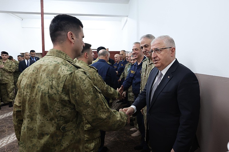 Millî Savunma Bakanı Güler, Çanakkale'deki Amfibi Kolordu Komutanlığını ziyaret etti