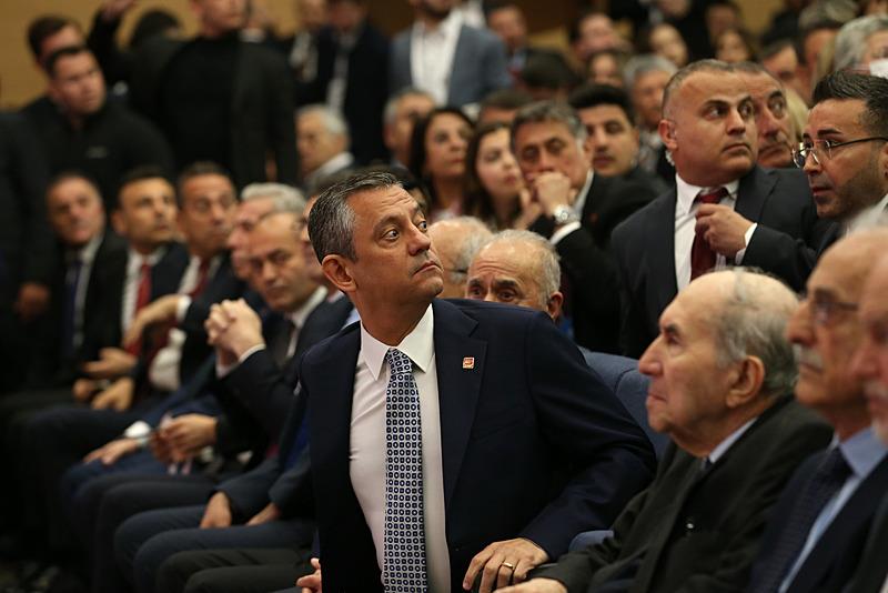 Özgür Özel tek başına girdiği yarışta yeniden Genel Başkan seçildi (Fotoğraf: AA)