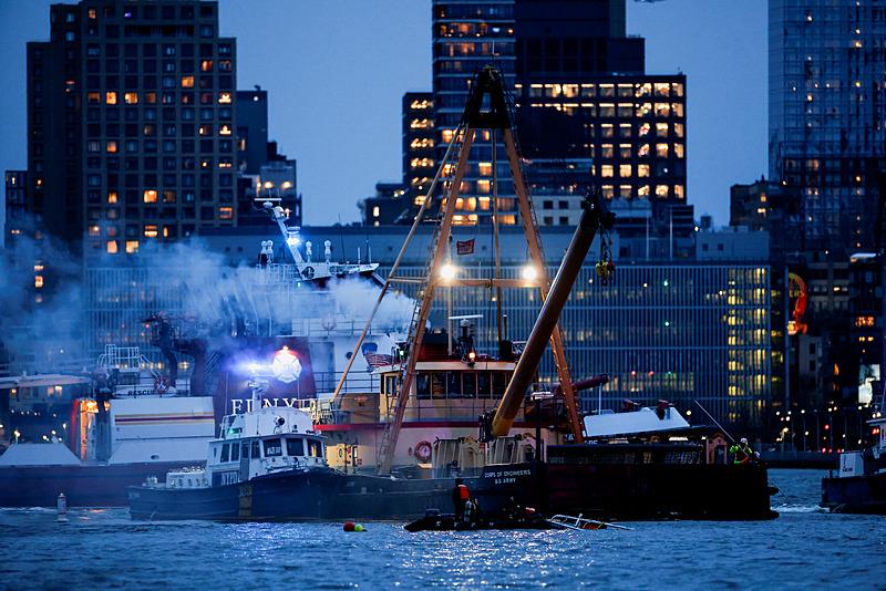 Hudson'da kurtarma çalışmaları, Reuters