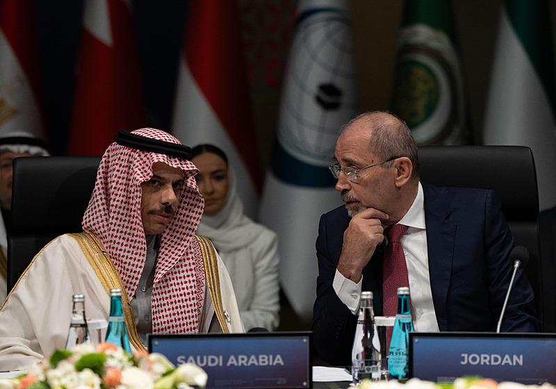 Antalya Diplomasi Forumu kapsamında ʺİki Devletli Çözüm ve Orta Doğu'da Kalıcı Barışʺ temasıyla yapılan İslam İşbirliği Teşkilatı (İİT) ve Arap Birliği Bakanlar Komitesi (Gazze Temas Grubu) Toplantısının ardından ortak basın toplantısı düzenlendi. (AA)