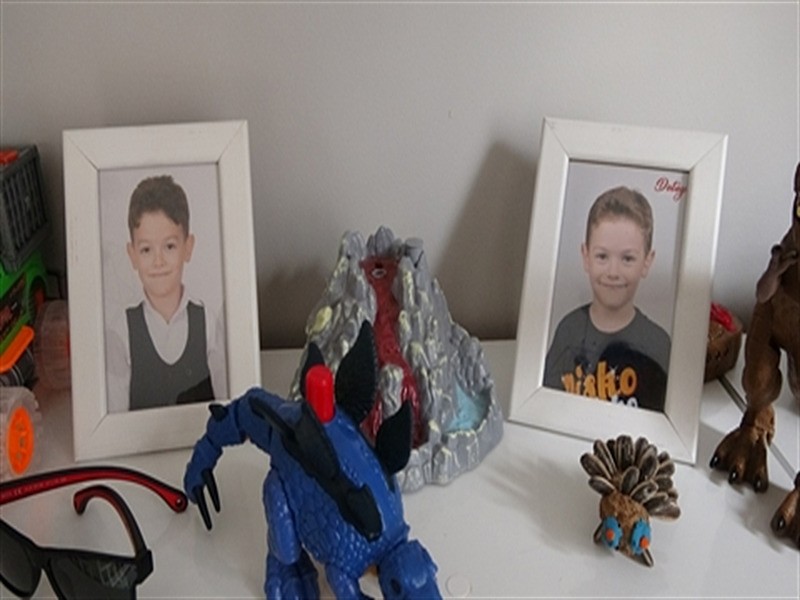 Bursa'da yaşayan Elena-Aydın Sönmez çiftin çocukları Deniz Sönmez'in (5) diş tedavisi gördükten sonra ölümüyle ilgili yargılamaya başlandı. (Takvim.com.tr arşiv)