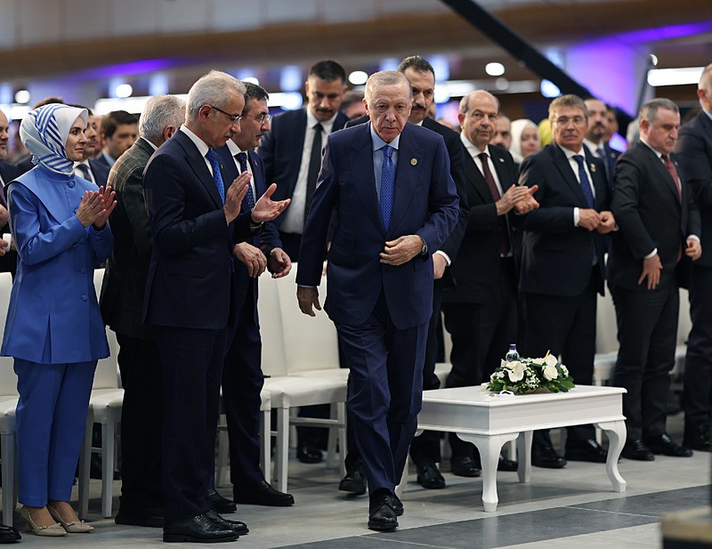 Başkan Erdoğan, Antalya Havalimanı Yeni İç ve Dış Hat Terminal Binalarının Açılış Töreni'nde konuştu. (AA)