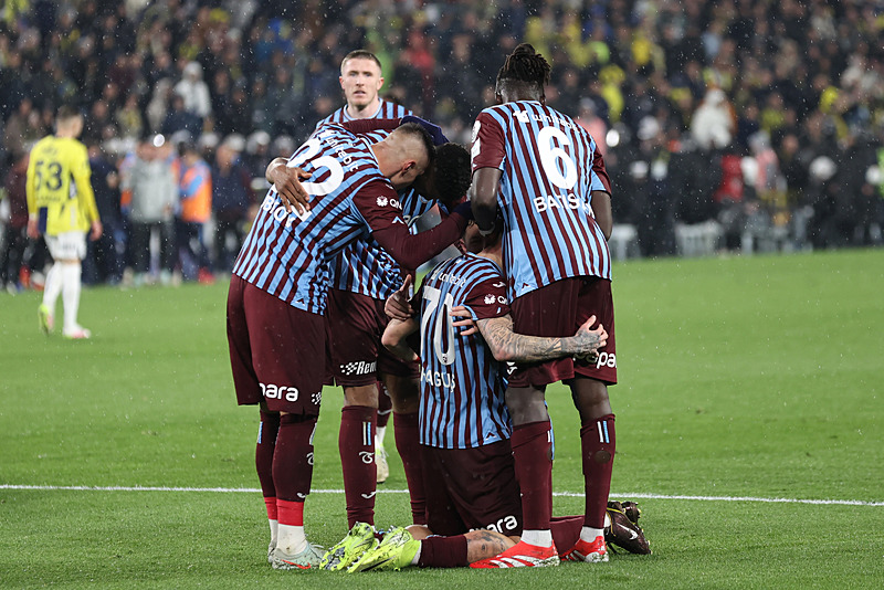 Trabzonspor son maçında Fenerbahçe'ye 4-1 yenildi (AA)