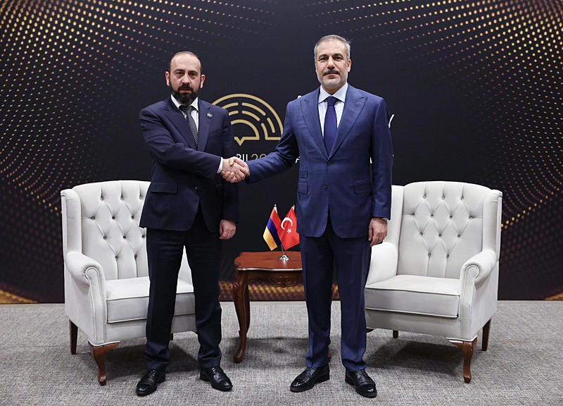 Dışişleri Bakanı Hakan Fidan, 4. Antalya Diplomasi Forumu (ADF) kapsamında, Ermenistan Dışişleri Bakanı Ararat Mirzoyan (solda) ile bir araya geldi. (AA)