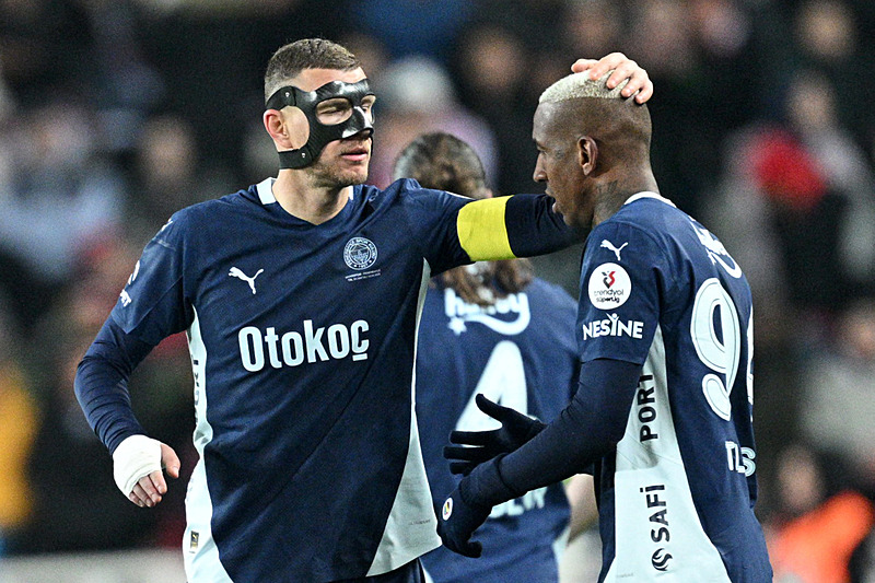 Edin Dzeko ve Anderson Talisca (AA)