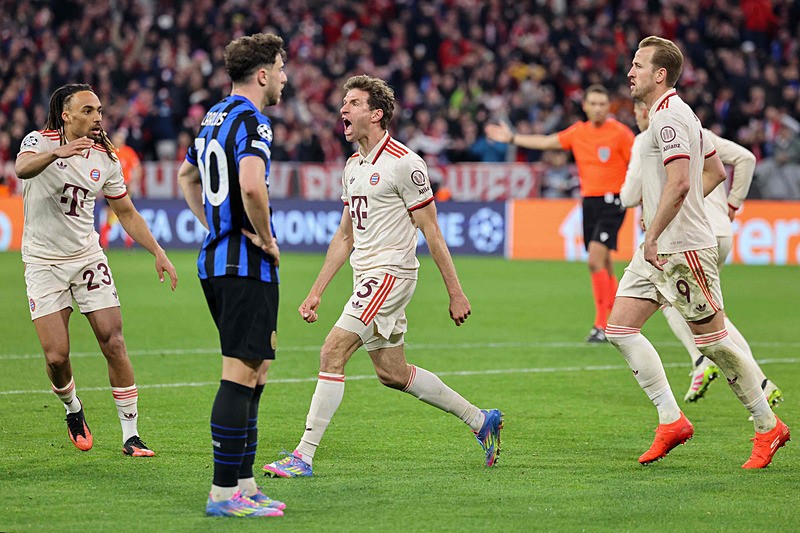 Bayern Münih formasıyla 13 maça çıkabilen Boey gol sevinci yaşayamazken 2 asist kaydetti. (AFP)
