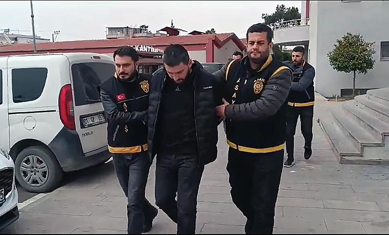 Adana'da 3 kişinin öldüğü silahlı çatışmaya karıştığı belirlenerek yakalanan Osman Ay (Fotoğrafta), tutuklandı. (DHA)