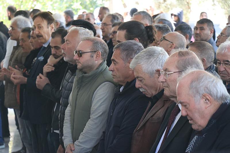 Ersun Yanal'ın annesi Bahriye Yanal'ın cenaze namazına katıldı (Fotoğraf: İHA)