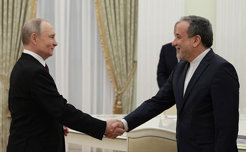 Putin ve Erakçi, AA