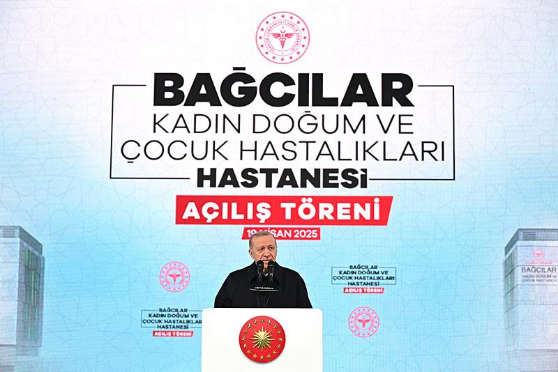 Başkan Erdoğan Erdoğan, Bağcılar Kadın Doğum ve Çocuk Hastalıkları Hastanesi'nin açılış törenine katıldı (Fotoğraf: AA)