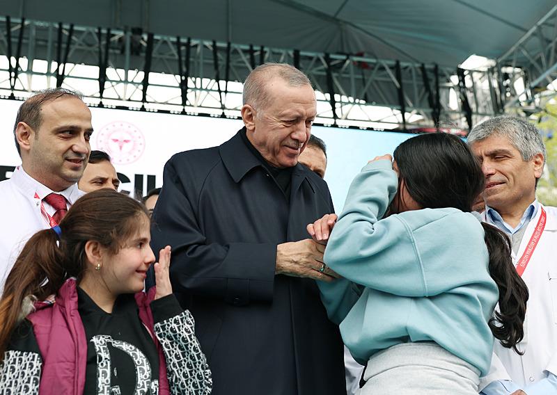 Başkan Erdoğan Erdoğan, Bağcılar Kadın Doğum ve Çocuk Hastalıkları Hastanesi'nin açılış törenine katıldı (Fotoğraf: AA)