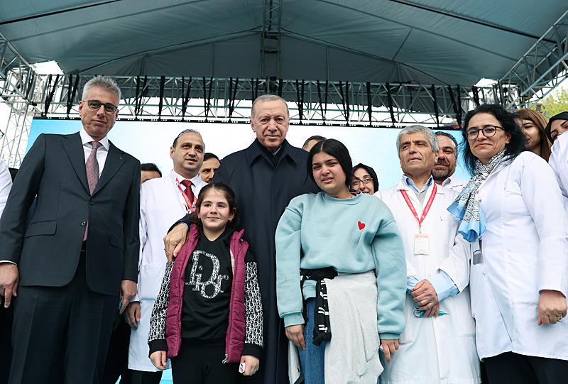 Başkan Erdoğan Erdoğan, Bağcılar Kadın Doğum ve Çocuk Hastalıkları Hastanesi'nin açılış törenine katıldı (Fotoğraf: AA)