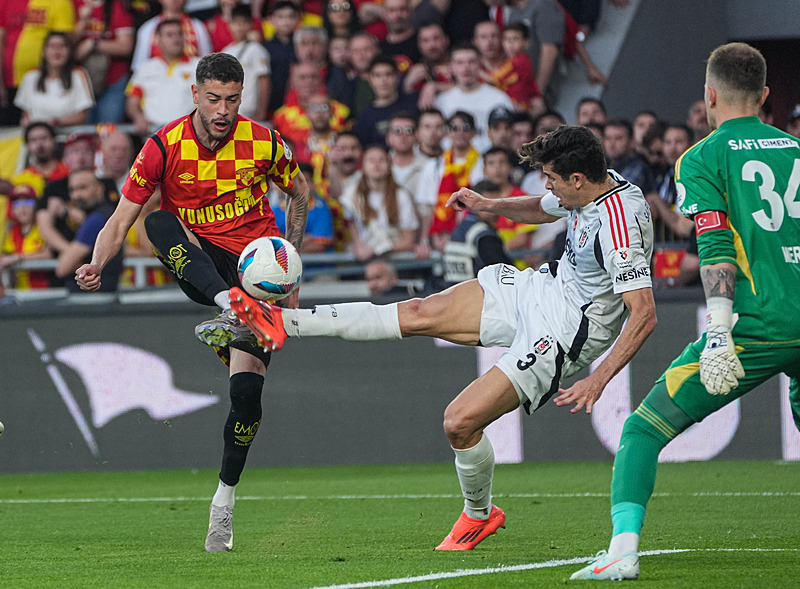 Romulo ve Gabriel Paulista (AA)