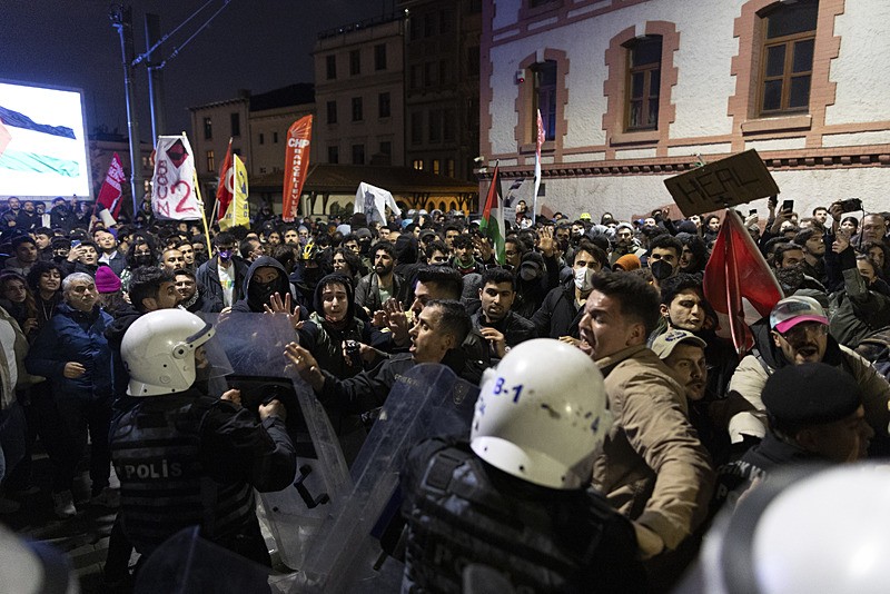 CHP'nin izinsiz gösterisine Vali Gül'den tepki.