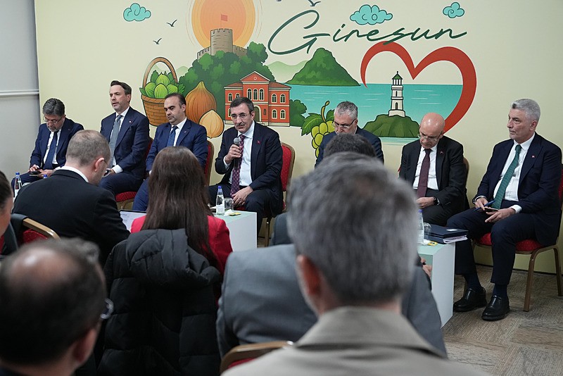 Ekonomi yönetimi gündeme ilişkin soruları yanıtladı (AA)
