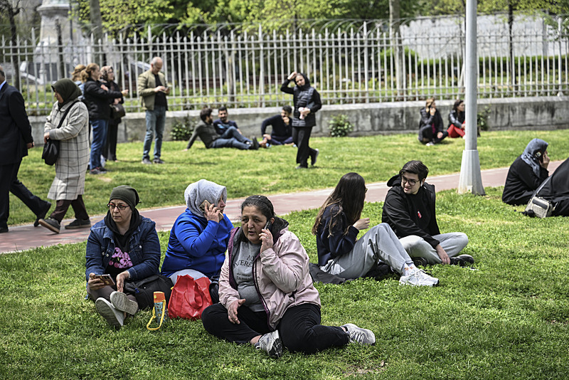 Deprem birçok ilde hissedildi (AA)