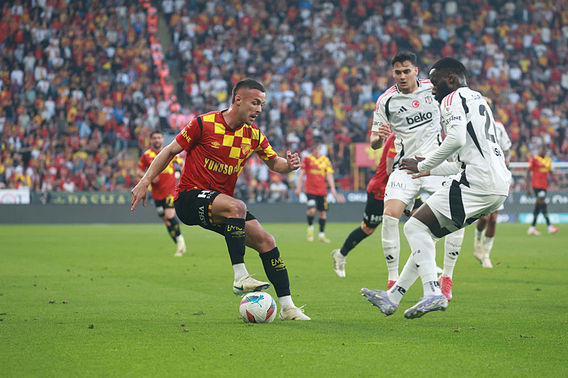 Arthur Masuaku (DHA)