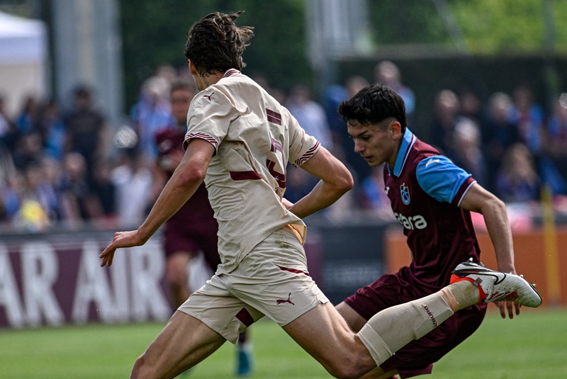 Trabzonspor U19 Takımı bir ilki başararak Gençlik Ligi'nde yarı finale kalan ilk takım olmuştu (AA)