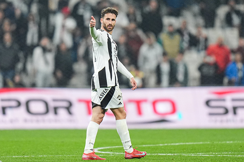yildizlarla-zafere-besiktas-hatayspor-5-1-mac-sonucu-1745606471566.jpg