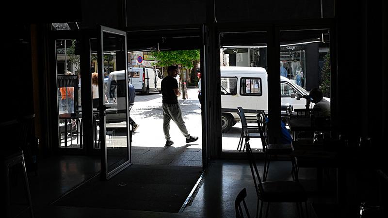 İspanya'da ve Portekiz'de elektrik kesintisi büyük ölçüde giderildi. (DHA)