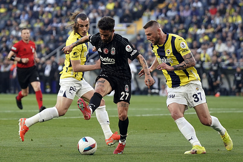 Rafa Silva, Milan Skriniar ve Çağlar Söyüncü (İHA)