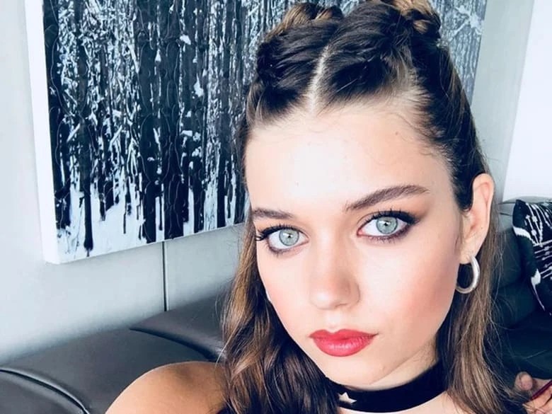  Afra Saraçoğlu (Takvim.com.tr)