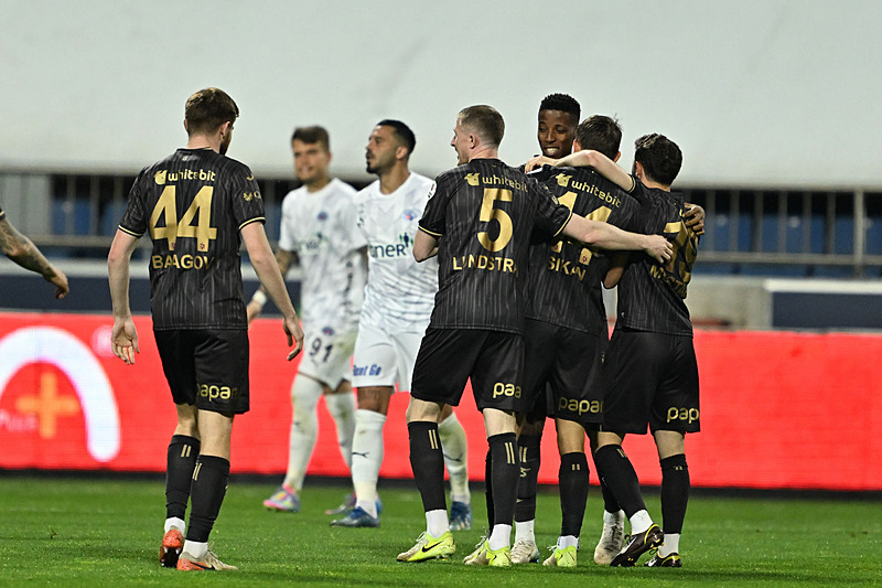 Trabzonspor'un Danylo Sikan ile bulduğu gol galibiyete yetmedi (AA)