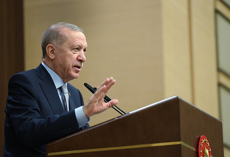 Başkan Recep Tayyip Erdoğan, Cumhurbaşkanlığı Külliyesi'nde 10. Anadolu Medya Ödülleri programına katıldı. (AA)