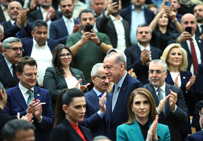 Başkan Recep Tayyip Erdoğan, Cumhurbaşkanlığı Külliyesi'nde 10. Anadolu Medya Ödülleri programına katıldı. (AA)