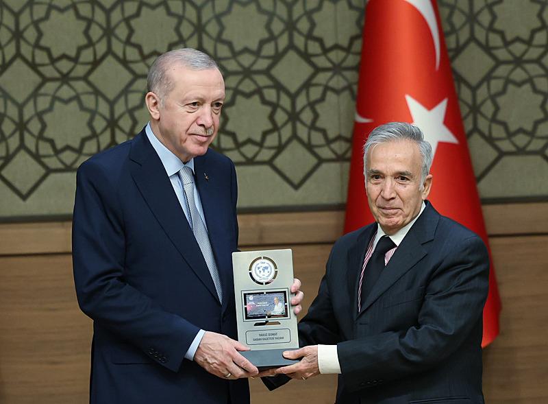 Başkan Erdoğan ve Sabah Gazetesi Yazarı Yavuz Donat (AA)