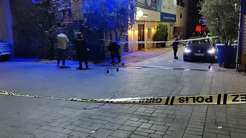 Deux attaques armées ont eu lieu dans la même rue à Beşiktaş. (DHA)