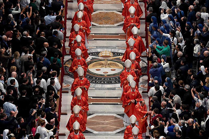 Papa seçimi öncesi ayin, AFP