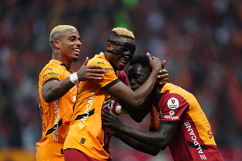 Victor Osimhen (AA)