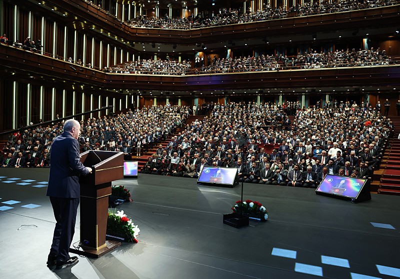 Başkan Recep Tayyip Erdoğan, Cumhurbaşkanlığı Külliyesi'nde düzenlenen ''Vakıflar Haftası Toplu Açılış Töreni''ne katılarak, konuşma yaptı. (AA)