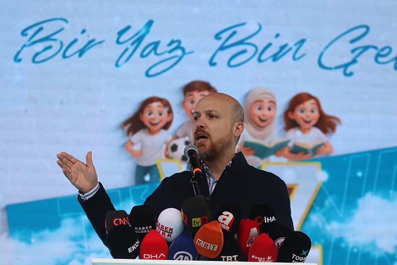 Türkiye Gençlik Vakfı (TÜGVA) Yüksek İstişare Kurulu Üyesi Bilal Erdoğan, ʺBu milletin ayağa kalkması lazım ve bunu başaracak olan gençlerdirʺ dedi. (Fotoğraf: İHA)