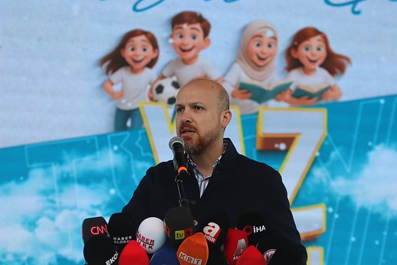 bilal-erdogan-tugva-icin-yaz-hedefini-acikladi-hedef-300-bin-ortaokul-ogrencisini-yaz-okullarinda-agirlamak-1746711975495.jpeg