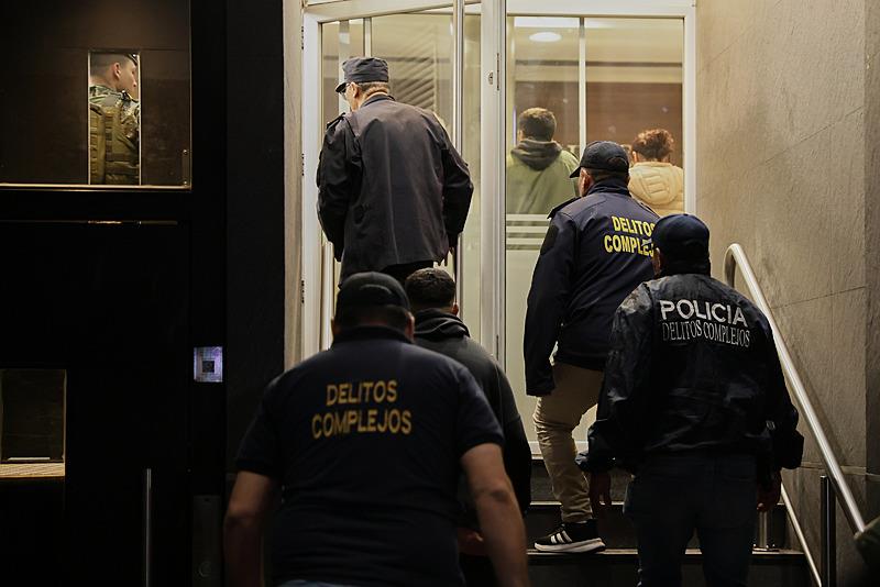 Maradona'nın son günlerini geçirdiği kliniğe baskın, AA