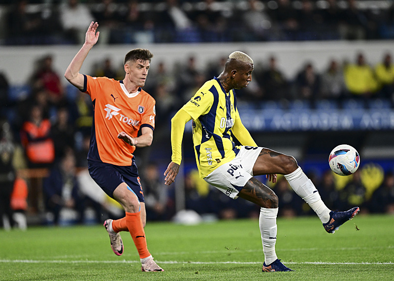 Talisca ve Piatek (AA)