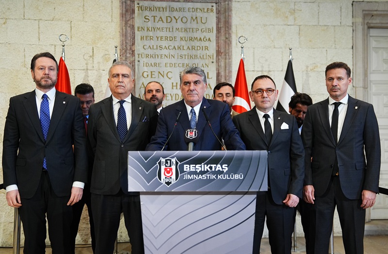 Serdal Adalı geçen sezonun aralık ayında göreve gelmişti (Beşiktaş)