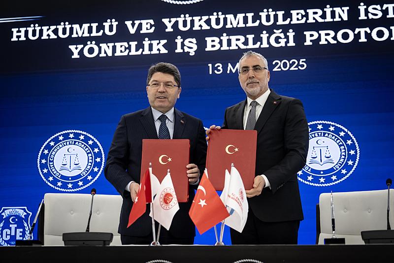 Adalet Bakanlığı ile Çalışma ve Sosyal Güvenlik Bakanlığı arasında hükümlü istihdamı protokolü imzalandı (AA)
