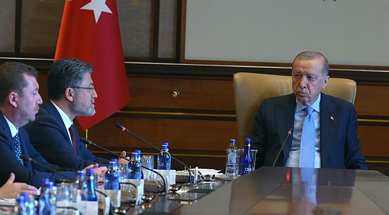 Başkan Erdoğan, 14 Mayıs Dünya Çiftçiler Günü dolayısıyla çiftçi temsilcilerini kabul etti (DHA)
